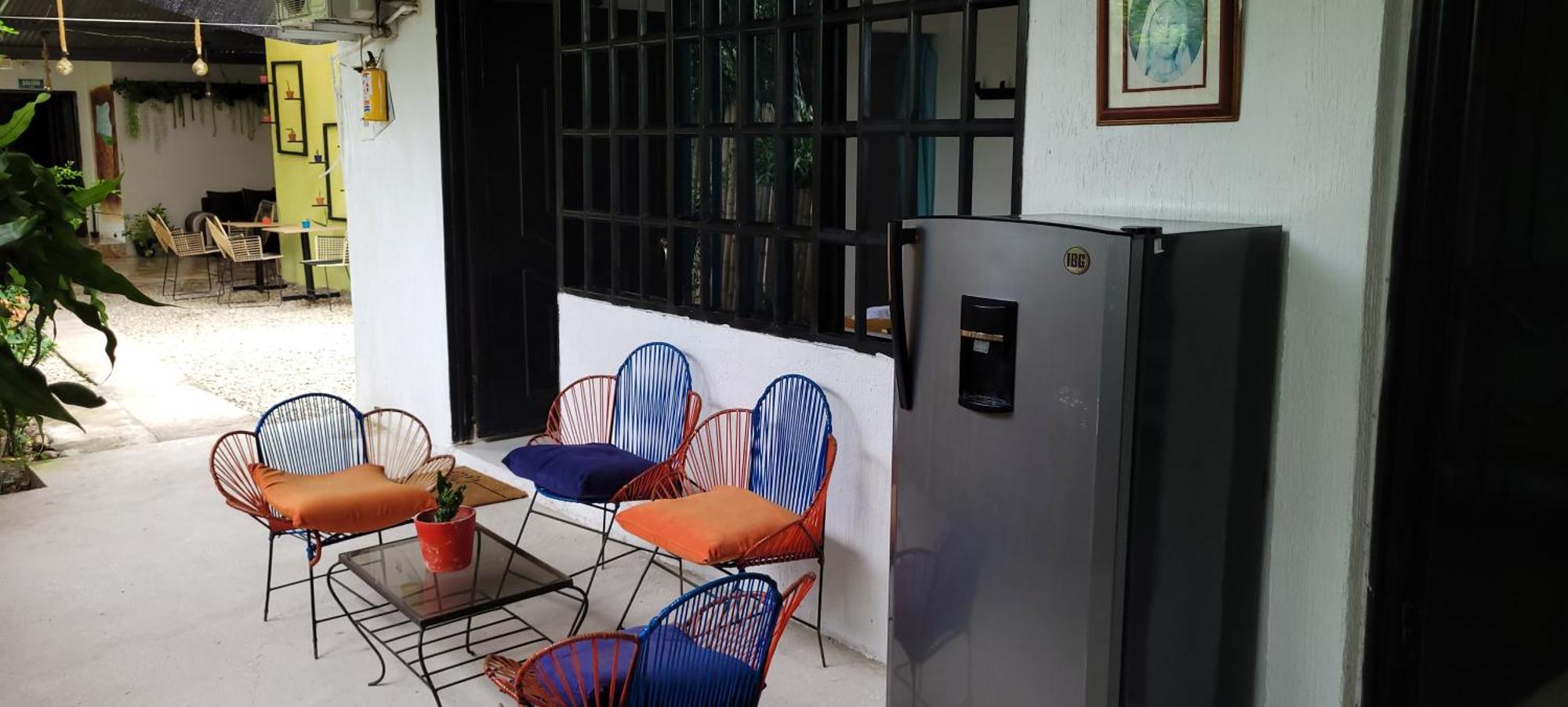 Hostal Villa Del Rio Las Brisas Villavieja Exterior photo